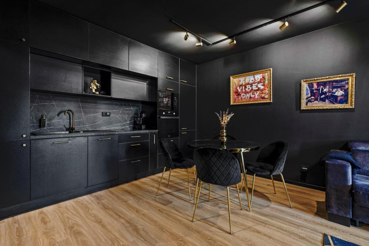 Appartement Lam Black - Ac - Balcony à Bratislava Extérieur photo